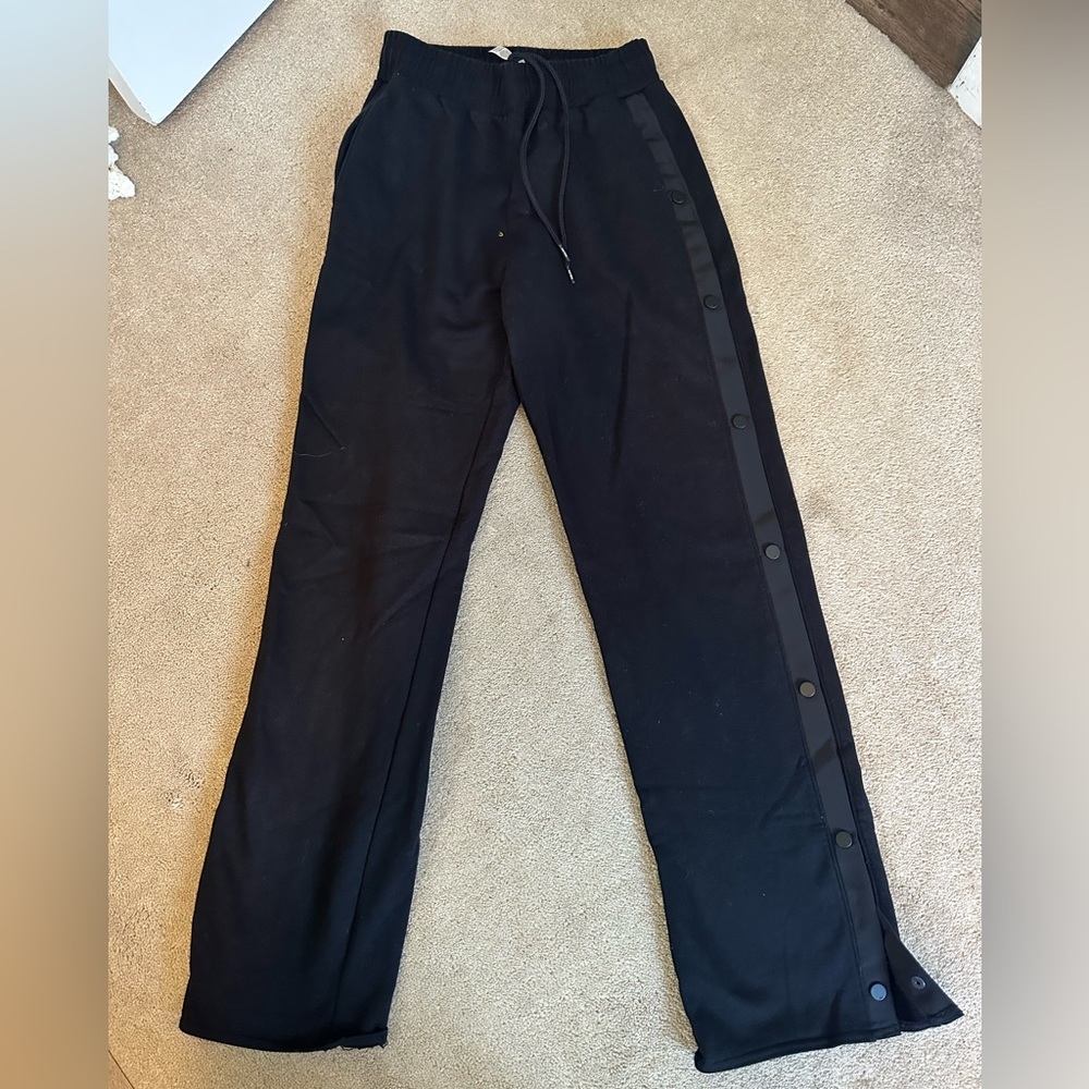 alo tear off button sweatpants